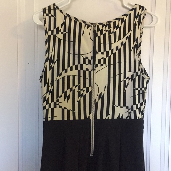 Postmark Dress - Picture 4 of 7